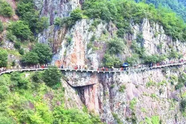 百邦科技:控股股东拟协议转让所持5.00%股份给邓芳