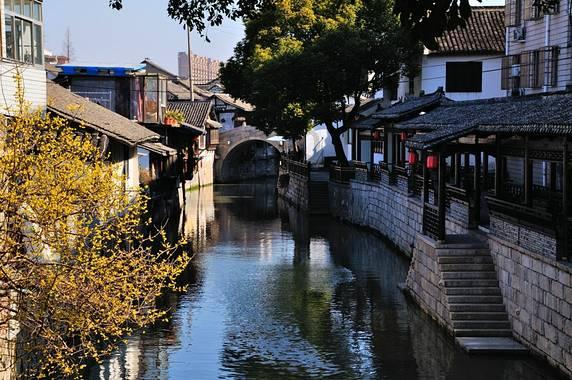 台媒称萧亚轩黄皓被狗咬，受伤严重，养狗人士应如何保护自己？